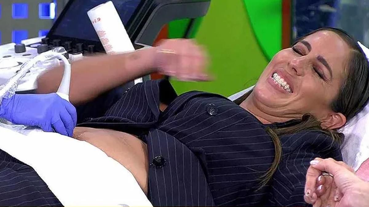 Anabel Pantoja se somete a una ecografía en directo tras su positivo en un test de embarazo Anabel Pantoja se somete a una ecografía en directo tras su positivo en un test de embarazo