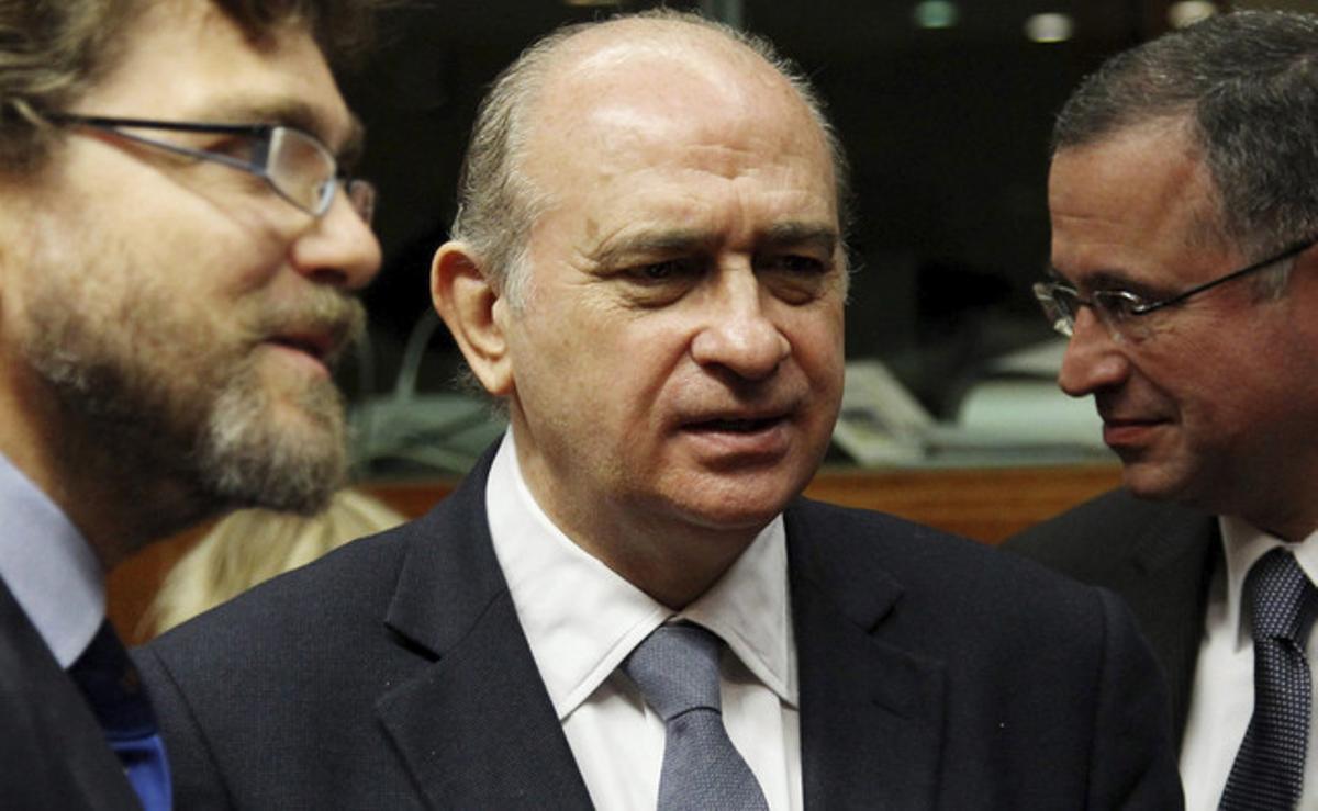 El ministro de Interior, Jorge Fernández Díaz, antes del inicio del Consejo de Ministros de Interior de la UE en Bruselas, el jueves.