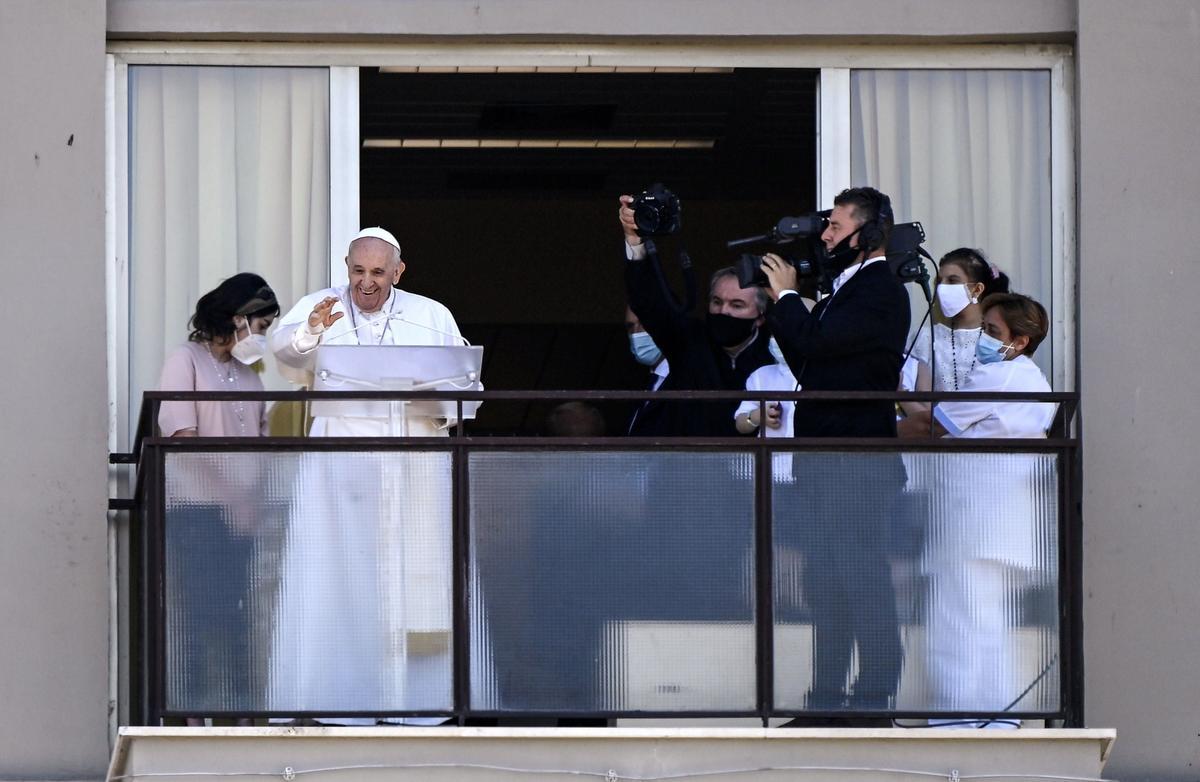 Pope Francis leads Angelus prayer from Rome’s Gemelli hospital