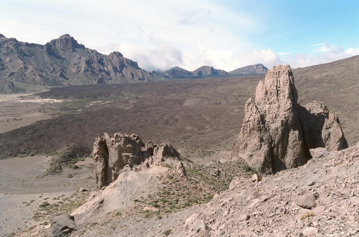 Fotografía de archivo del conjunto natural de Las Cañadas del Teide, declarado Parque Nacional en 1954. EFE/gdu