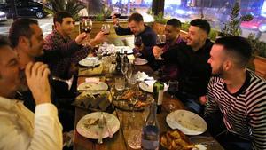 Cena de empresa en un restaurante de la Barceloneta, en una imagen de archivo.