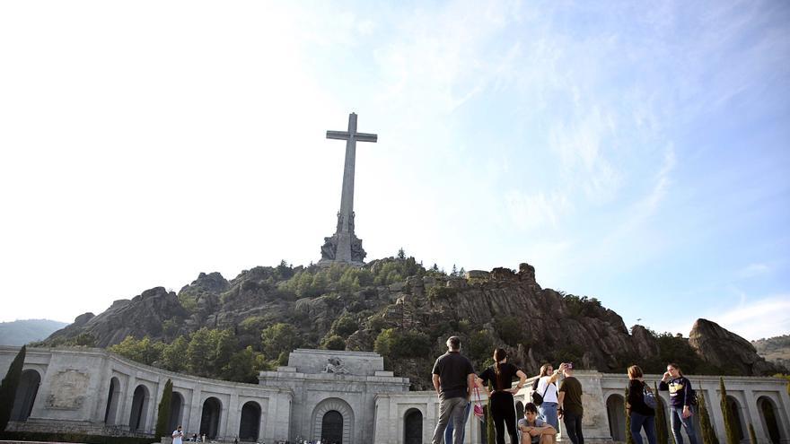El Gobierno ajusta el concepto 'víctima del franquismo' y los motivos para ilegalizar la fundación Franco - Vimarsana News