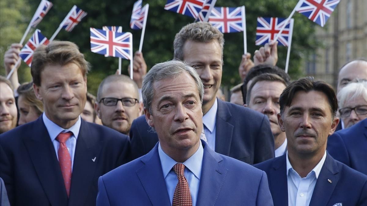 Farage, el 24 de junio del 2016, tras la victoria del ’brexit’ en el referéndum. Farage, el 24 de junio del 2016, tras la victoria del ’brexit’ en el referéndum.