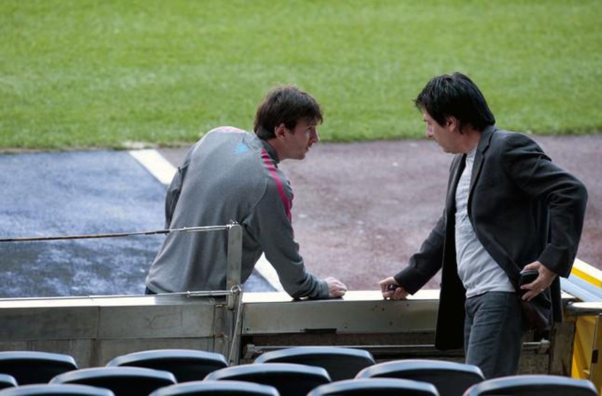 Messi y su padre, en el Camp Nou, en el 2011. Messi y su padre, en el Camp Nou, en el 2011.