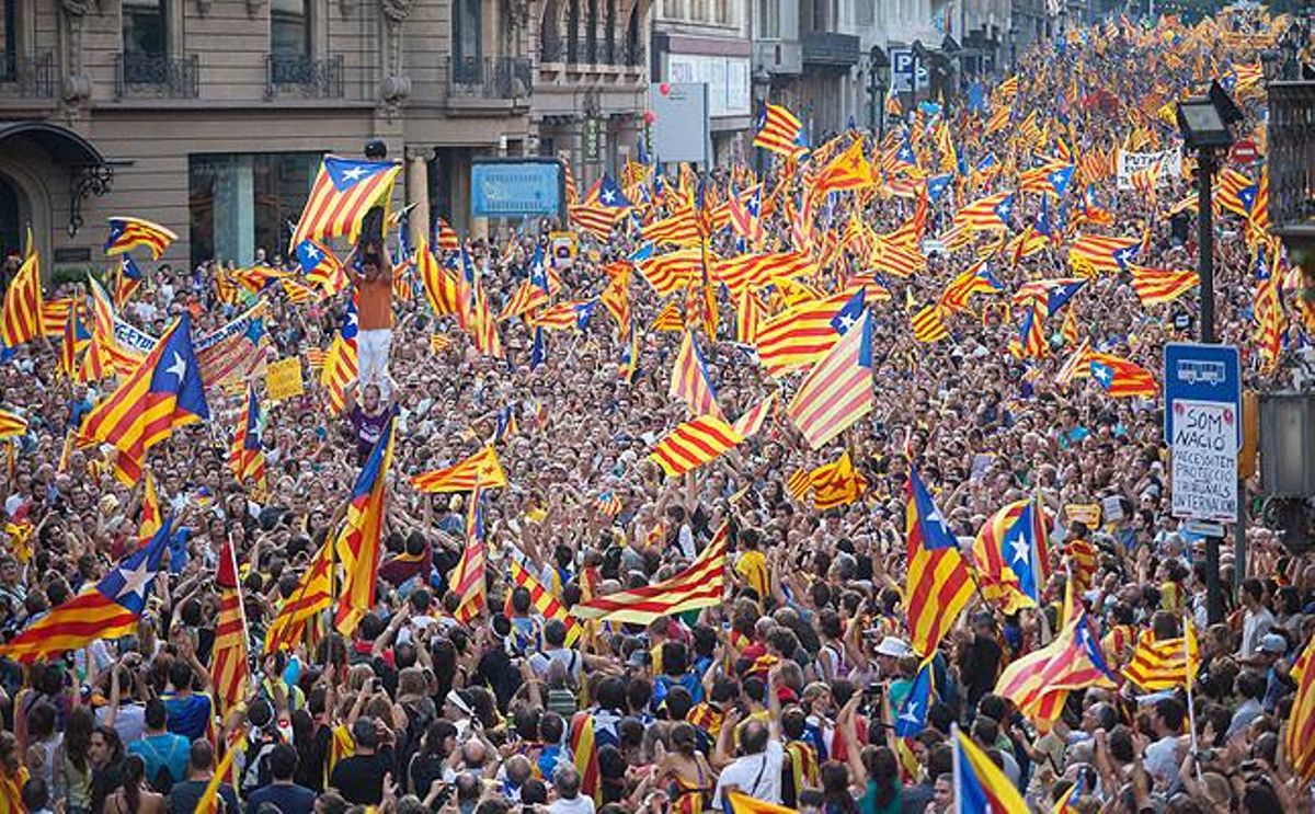 Manifestación por la independencia de Catalunya durante una Diada. Manifestación por la independencia de Catalunya durante una Diada.