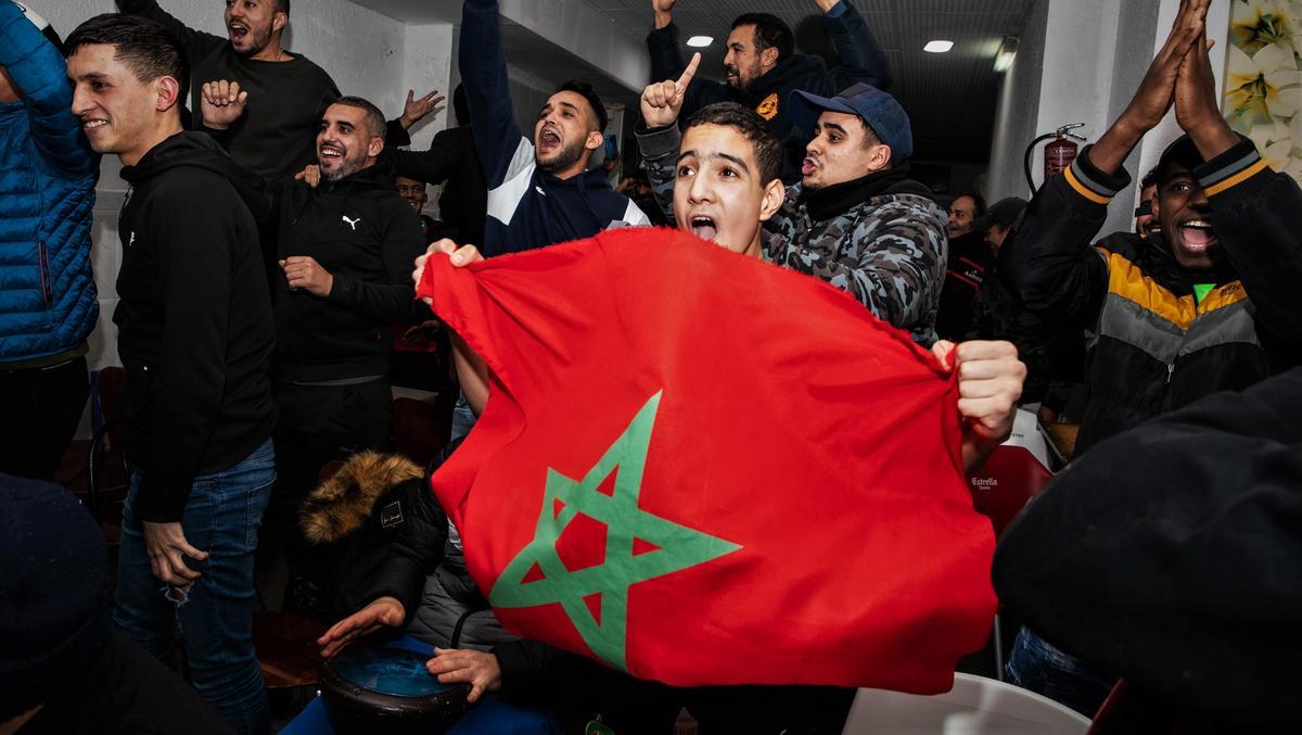 La victòria del Marroc davant Espanya des del barri de Morad: «L’Hospitalet ja és nostra»