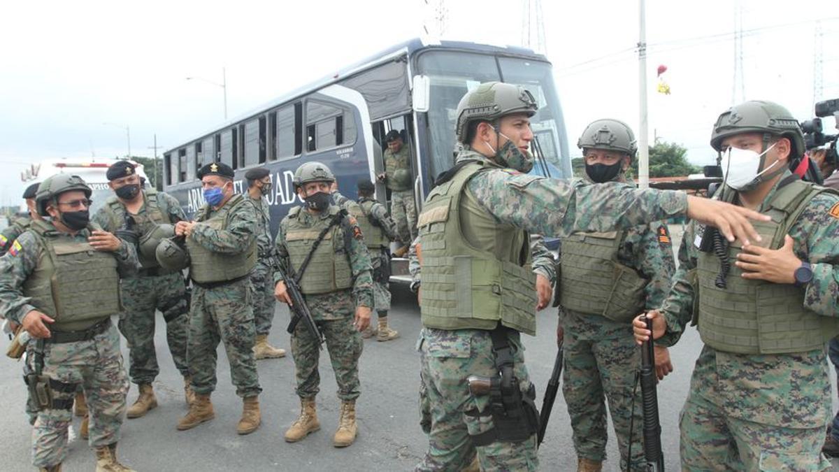 Operativo del Ejército de Ecuador para sofocar los motines que se produjeron en varias cárceles del país en febrero de 2021.
