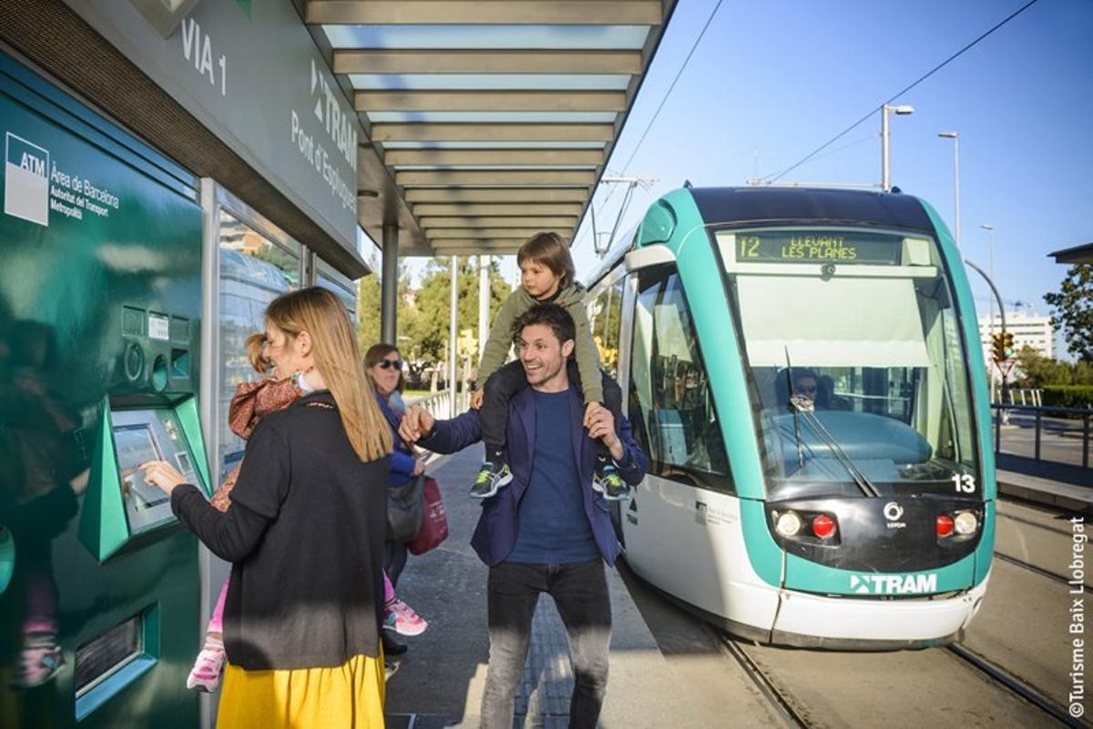 Tram y el Baix Llobregat renuevan su acuerdo para impulsar ’La Ruta del Tram’