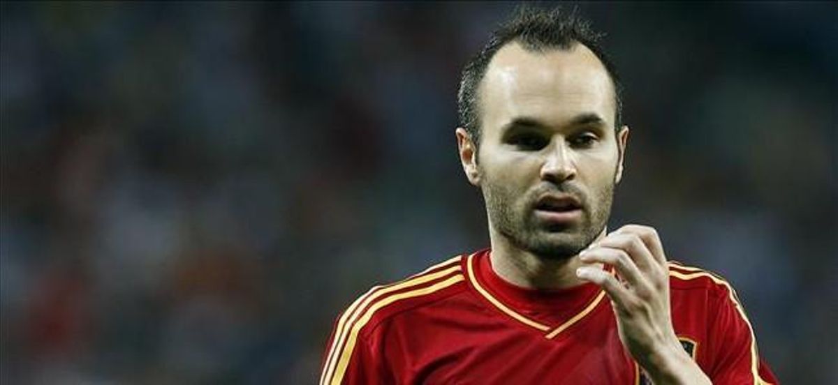 Iniesta, durante un partido de la Eurocopa. Iniesta, durante un partido de la Eurocopa.