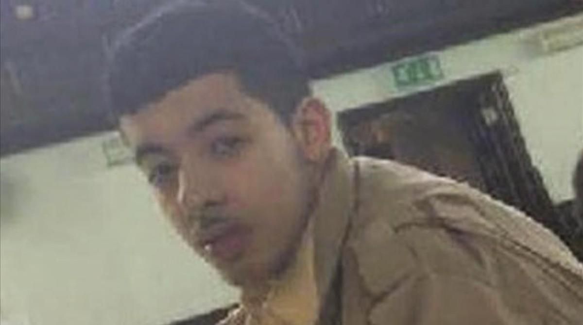Salman Abedi, el suicida que hizo estallar la bomba que llevaba adosada al cuerpo en el Manchester Arena. Salman Abedi, el suicida que hizo estallar la bomba que llevaba adosada al cuerpo en el Manchester Arena.