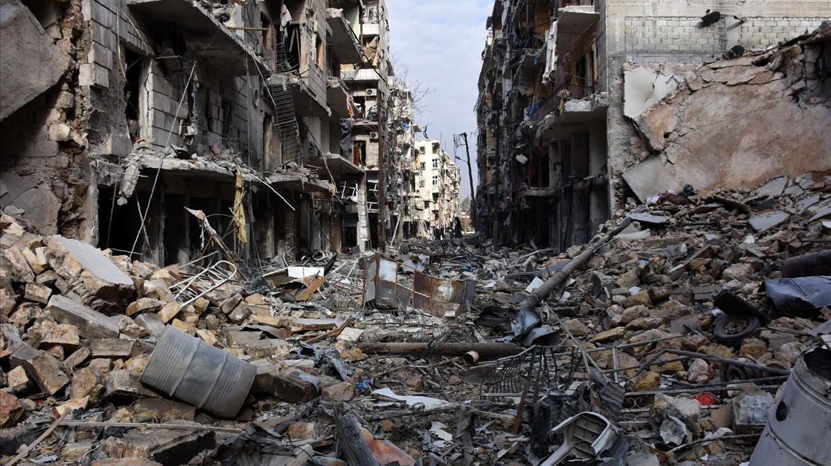 Una imagen de diciembre del 2016 muestra la destrucción en el barrio Al Shaar, en Alepo.