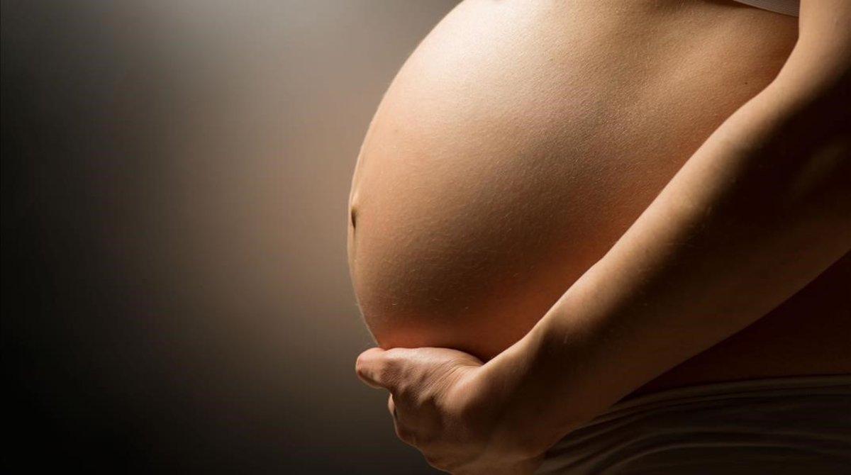 Una mujer embarazada, en el último tramo de la gestación.