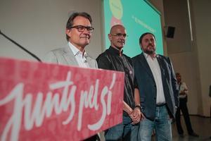 Artur Mas, Raül Romeva y Oriol Junqueras han presentado el programa electoral de Junts pel Si en el CCCB.