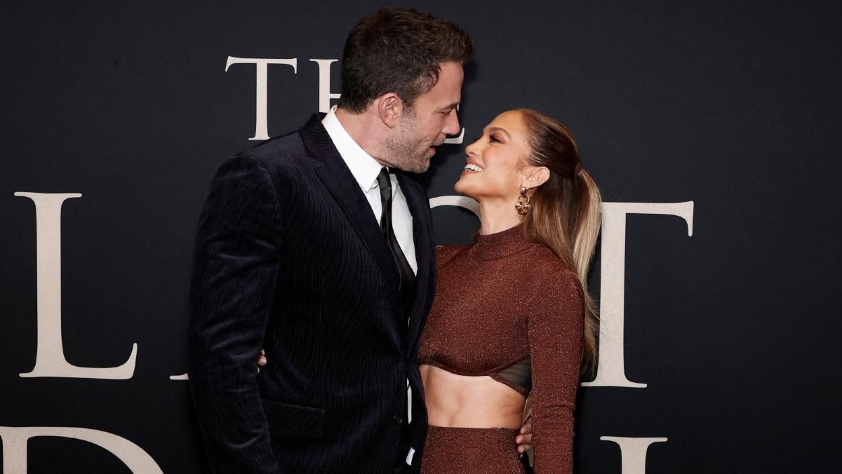Jennifer López y Ben Affleck en su primera aparición pública tras anunciar su compromiso. Jennifer López y Ben Affleck en su primera aparición pública tras anunciar su compromiso.