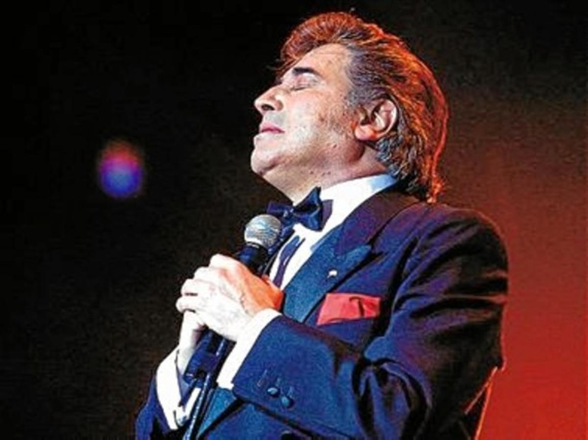 La muerte del cantante Sandro, a los 64 años, causa conmoción en Argentina