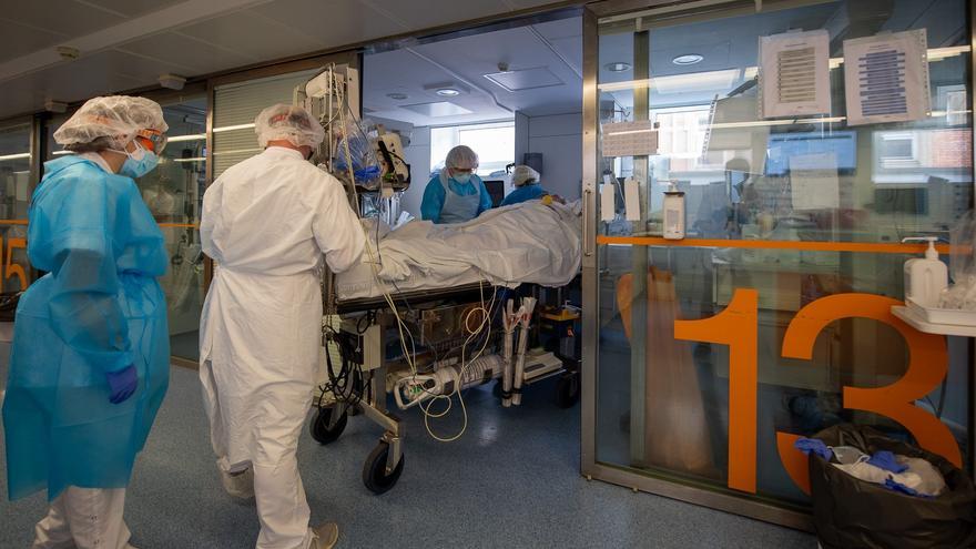 Catalunya baixa la pressió hospitalària, però suma 31 morts per Covid - Vimarsana News