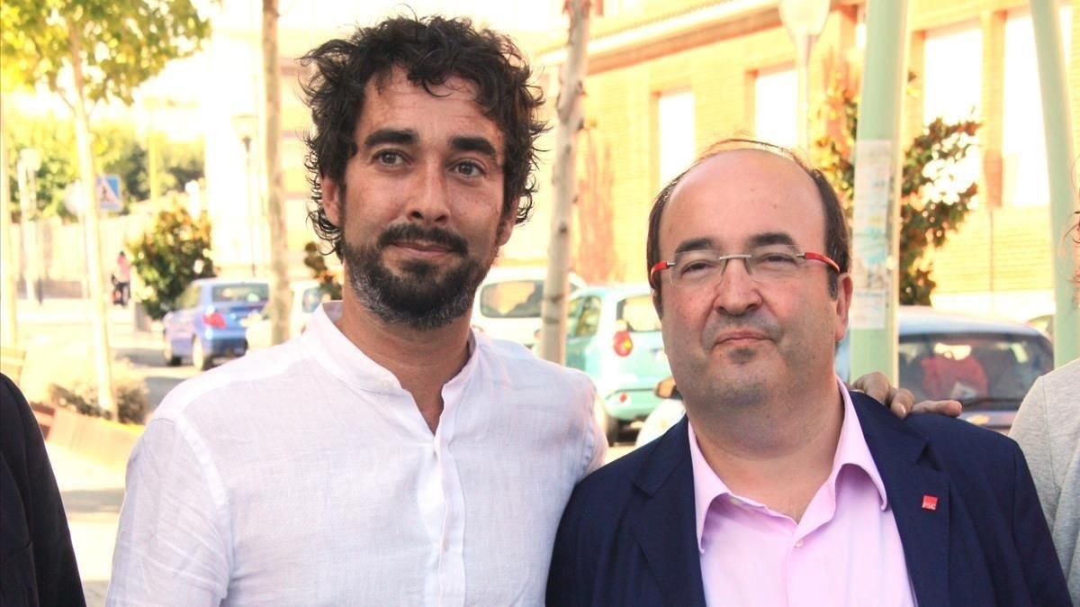 El diputado Carles Castillo y el primer secretario del PSC, Miquel Iceta, en una imagen de archivo. El diputado Carles Castillo y el primer secretario del PSC, Miquel Iceta, en una imagen de archivo.