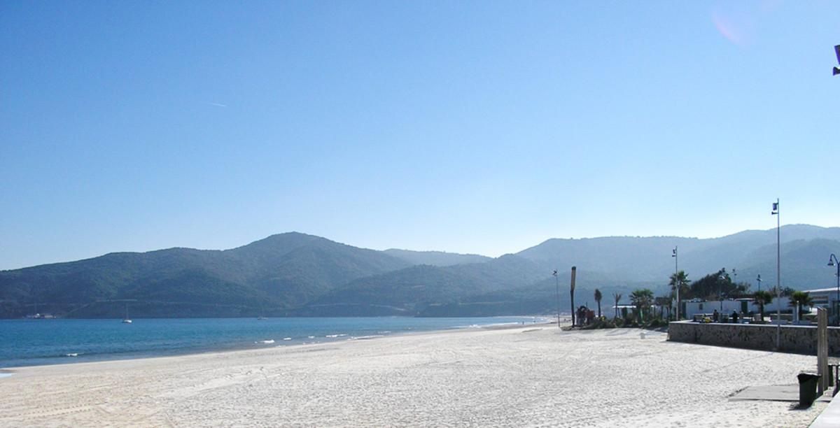 Playa de Getares, en Algeciras. Playa de Getares, en Algeciras.