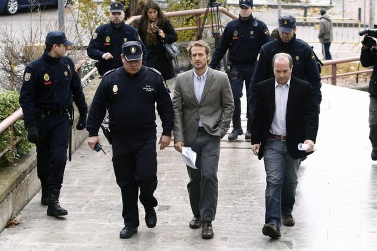 Los portavoces de los controladores, Cesar Cabo y Daniel Zamit, ante la Audiencia Provincial de Madrid. Los portavoces de los controladores, Cesar Cabo y Daniel Zamit, ante la Audiencia Provincial de Madrid.