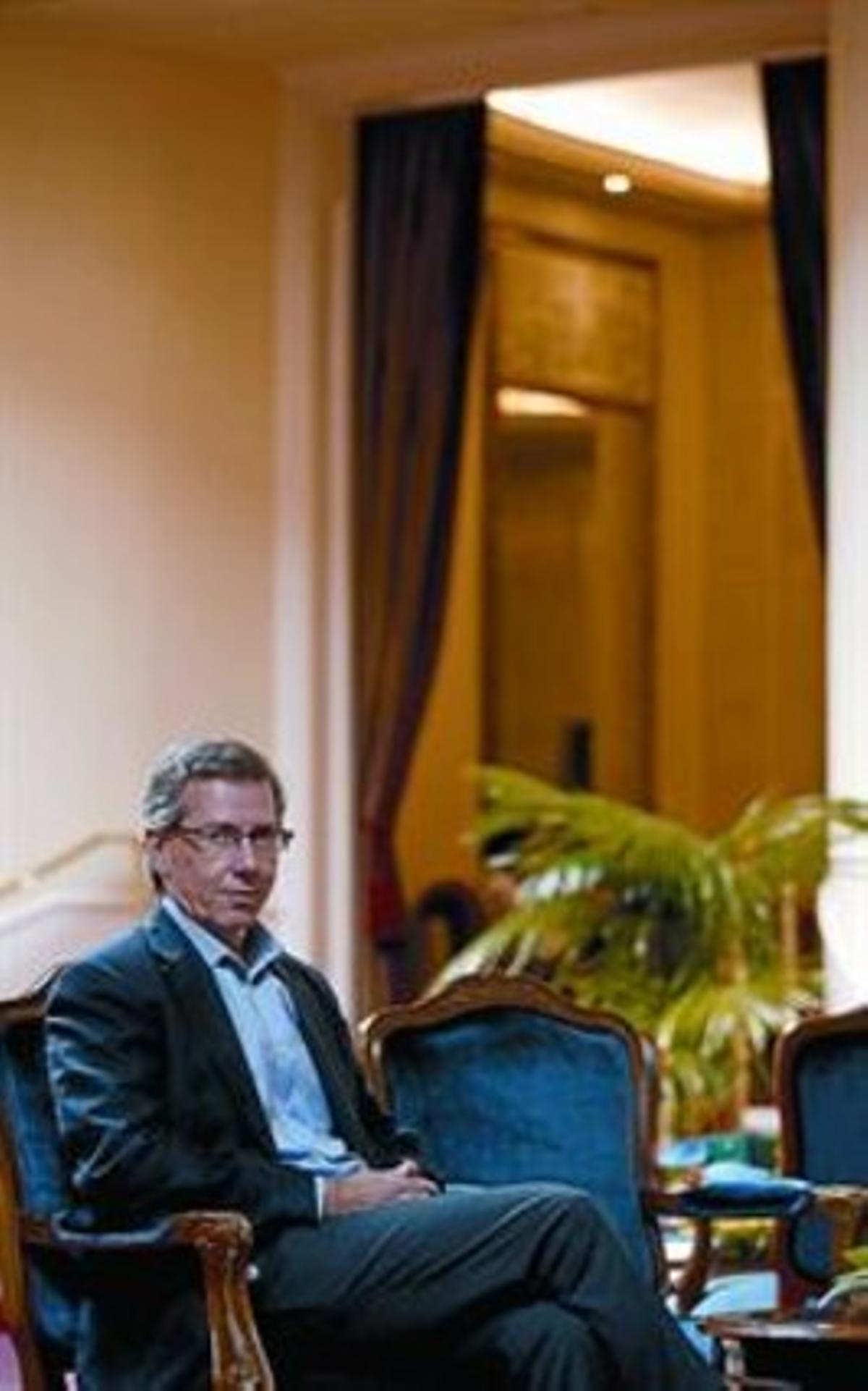 Bernardino León, el lunes, en un hotel de Madrid, tras la entrevista. Bernardino León, el lunes, en un hotel de Madrid, tras la entrevista.