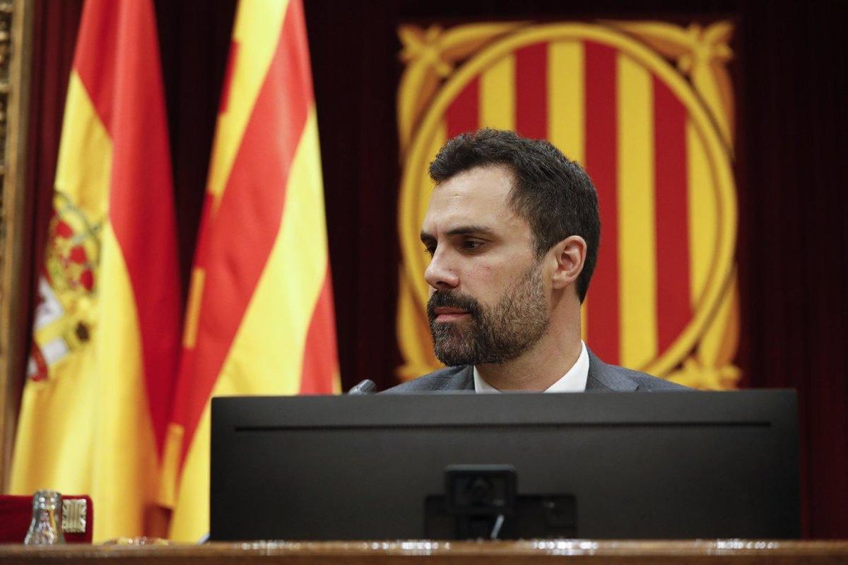 El Parlament estudiarà enviar Sánchez a la fiscalia després de no comparèixer en la comissió del 155 El Parlament estudiarà enviar Sánchez a la fiscalia després de no comparèixer en la comissió del 155