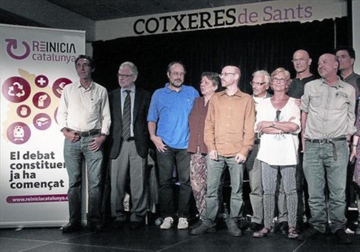 Algunos de los impulsores de Reinicia Catalunya, en la presentación de la plataforma en Barcelona.