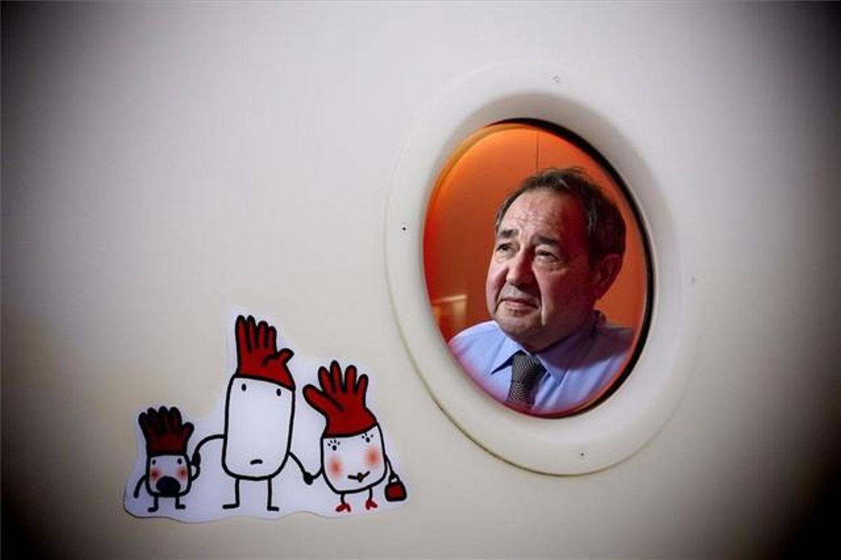 El doctor Josep Sánchez de Toledo, en el servicio de oncología pediátrica del Hospital Vall d’Hebron. El doctor Josep Sánchez de Toledo, en el servicio de oncología pediátrica del Hospital Vall d’Hebron.