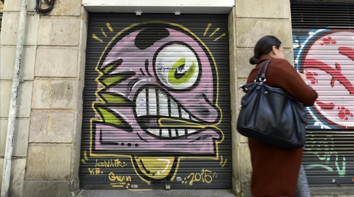 Este es Onergizer. Así se llama al polo de helado enfadado-indignado que dibuja Konair. A la derecha, una bomba animada de Bombazone. 