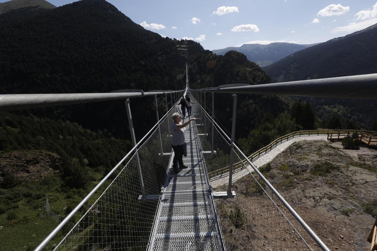 El Segundo Puente Colgante Tibetano Más Largo Del Mundo, En Andorra