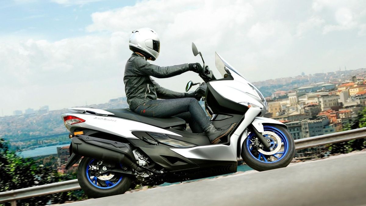 Nuevo Suzuki Burgman 400: nueva imagen y un motor más limpio y eficiente Nuevo Suzuki Burgman 400: nueva imagen y un motor más limpio y eficiente