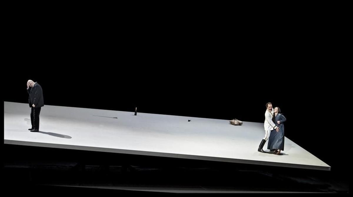 Lundgren (Simone), Schukoff (Guido Bardi) y Stundyte (Bianca), en ’Eine Florentinische Tragödie’, de Zemlinsky, en la Ópera Nacional holandesa. Lundgren (Simone), Schukoff (Guido Bardi) y Stundyte (Bianca), en ’Eine Florentinische Tragödie’, de Zemlinsky, en la Ópera Nacional holandesa.