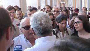 El primer ministre portuguès perd els nervis i s'enfronta a un votant