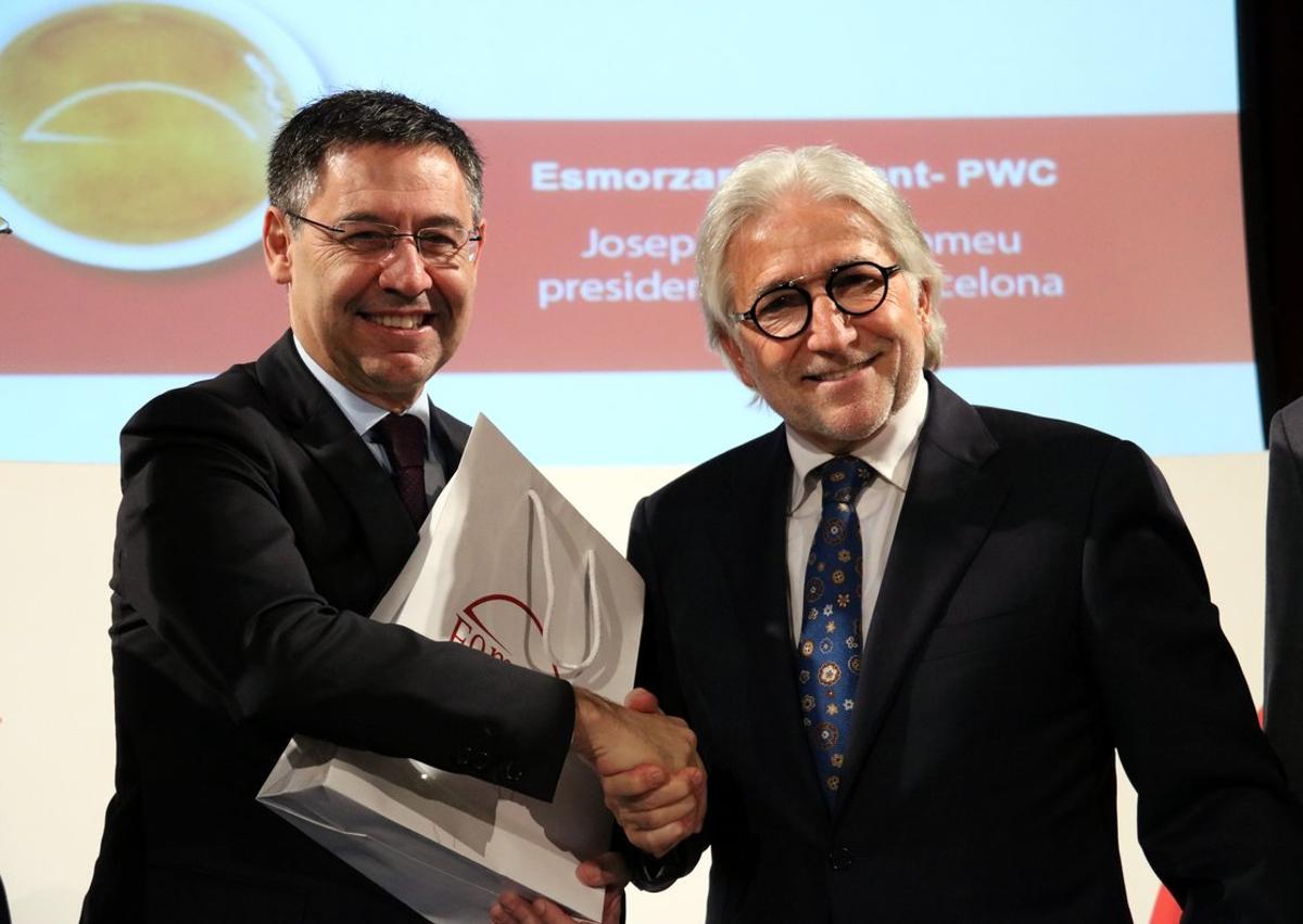 Josep Maria Bartomeu y Josep Sánchez Llibre, presidente de Foment del Treball, durante la presentación del informe.
