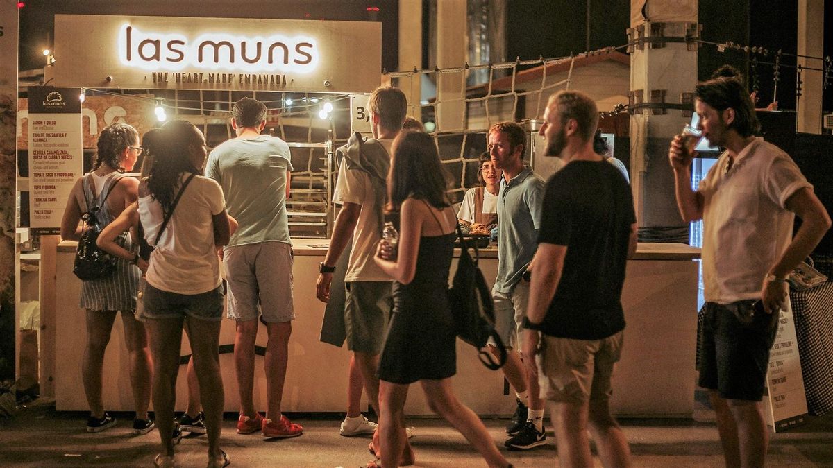 Cola ante el ’food truck’ de Les Muns en una edición anterior del festival Cruïlla. Cola ante el ’food truck’ de Les Muns en una edición anterior del festival Cruïlla.