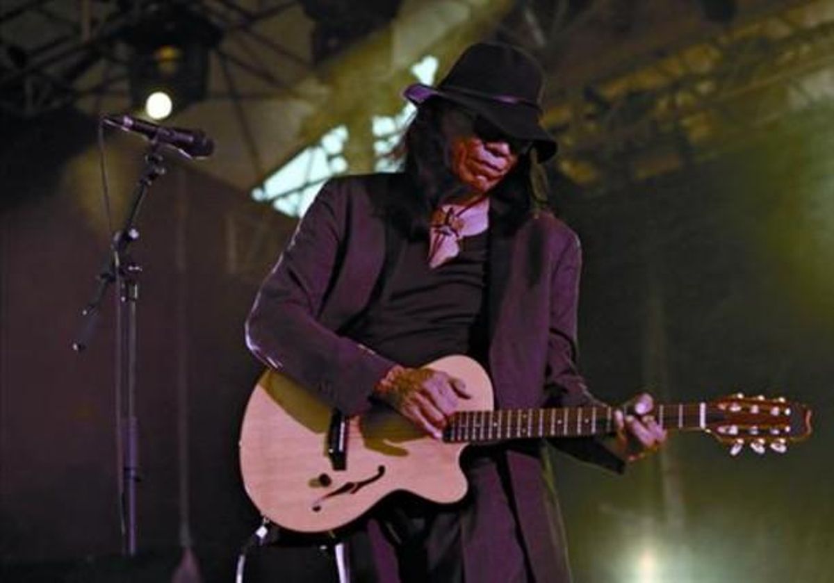Sixto Rodríguez, durante su actuación de anoche en el Poble Espanyol. Sixto Rodríguez, durante su actuación de anoche en el Poble Espanyol.