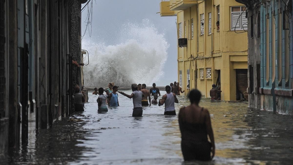 Una de las calles de La Habana inundada tras el paso del huracán Irma. Una de las calles de La Habana inundada tras el paso del huracán Irma.