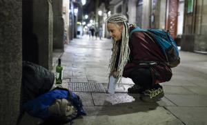 Un momento del recuento de personas sin hogar en Barcelona, organizado por la Fundació Arrels.