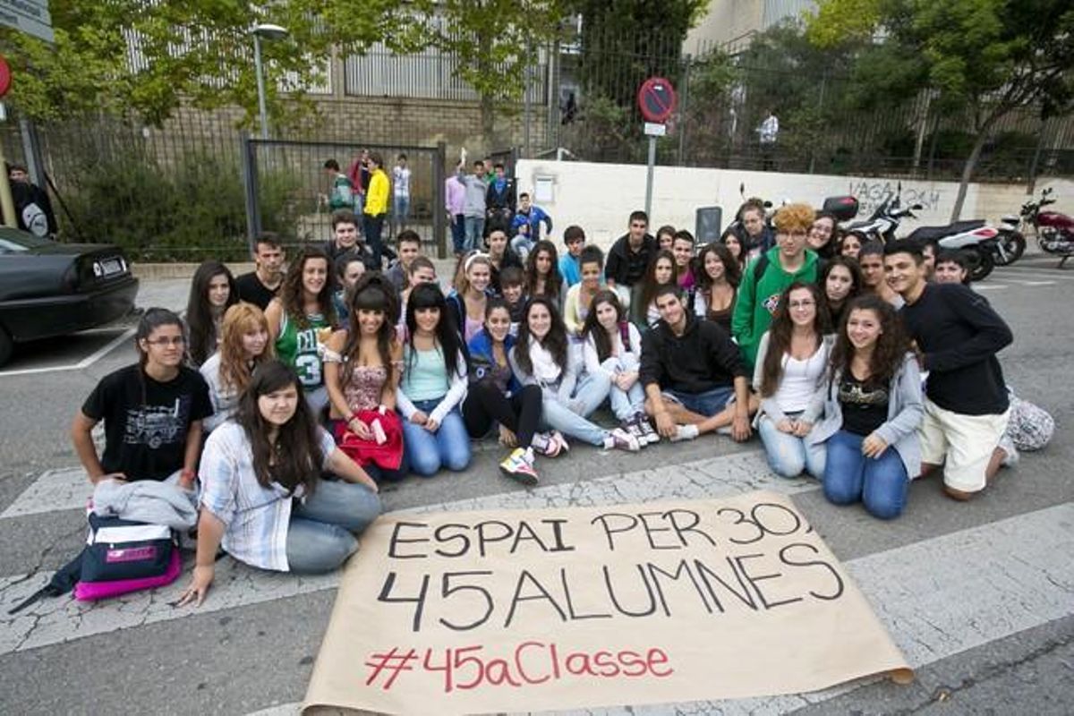 Una clase de bachillerato se queja del aumento de alumnos por clase Una clase de bachillerato se queja del aumento de alumnos por clase