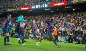 Kessié festeja el 2-1 que marcó en el tiempo añadido para darle el triunfo al Barça en el Camp Nou.