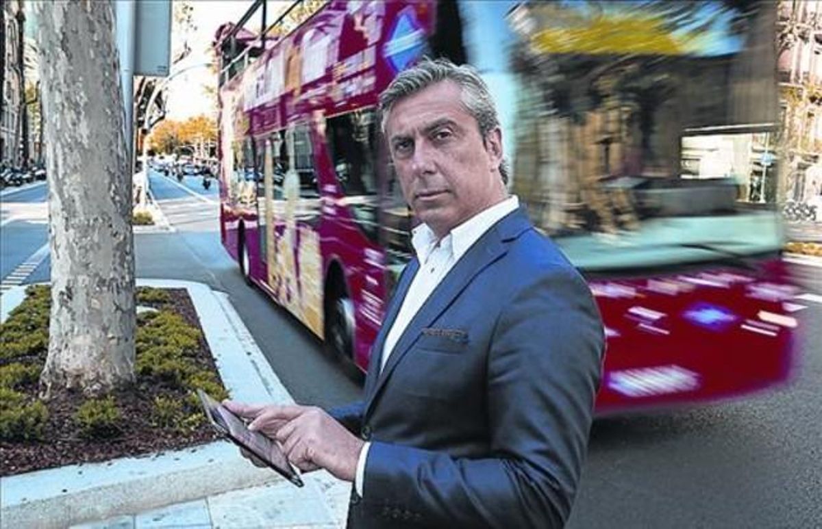Álex López: "Hoy, el despacho de los jefes está en las redes" Álex López: "Hoy, el despacho de los jefes está en las redes"
