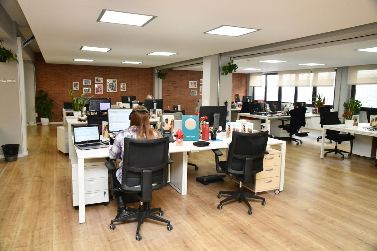 La empresa de gafas Etnia ampliará su plantilla en Esplugues La empresa de gafas Etnia ampliará su plantilla en Esplugues
