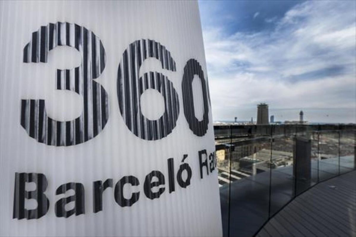 Vistas del puerto de Barcelona desde la terraza del Hotel Barceló Raval. Vistas del puerto de Barcelona desde la terraza del Hotel Barceló Raval.