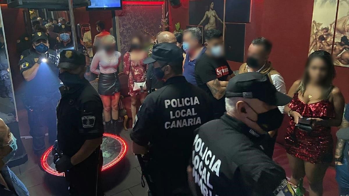 Redada en un club de alterne en Tenerife donde encontraron al jugador de futbol del CD Tenerife Alberto Jiménez, que aparece en la imagen. Redada en un club de alterne en Tenerife donde encontraron al jugador de futbol del CD Tenerife Alberto Jiménez, que aparece en la imagen.