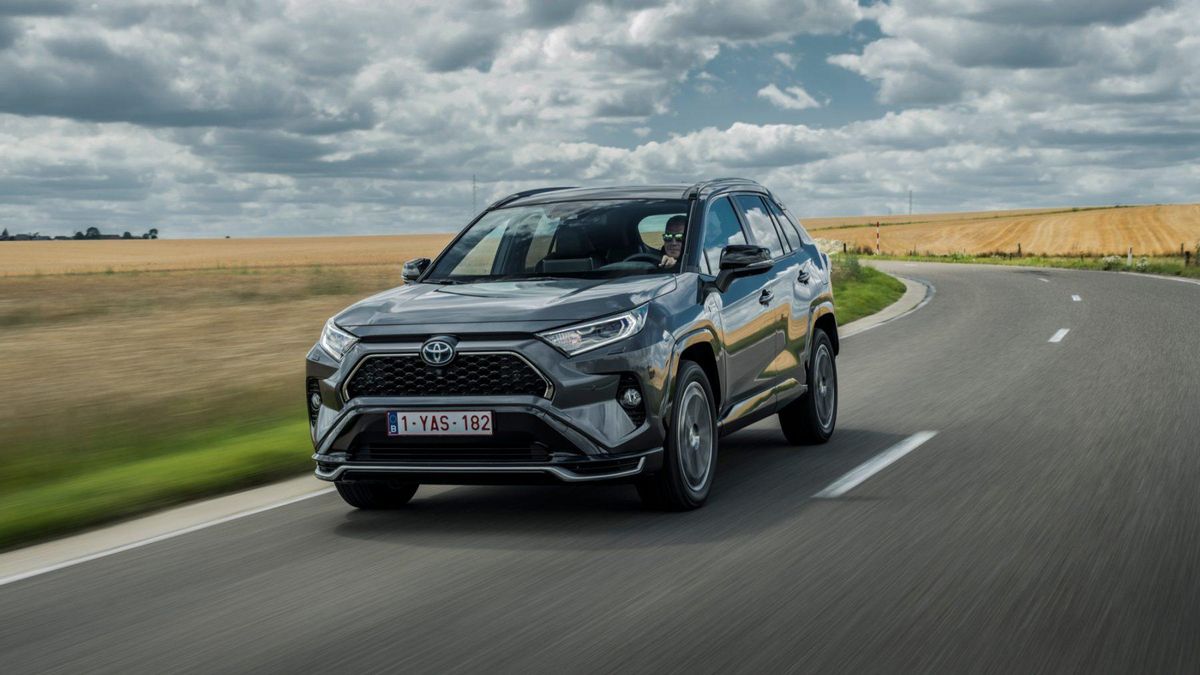 Toyota RAV4 Plug-in Hybrid 2021: un SUV híbrido enchufable para los que lo quieren todo Toyota RAV4 Plug-in Hybrid 2021: un SUV híbrido enchufable para los que lo quieren todo