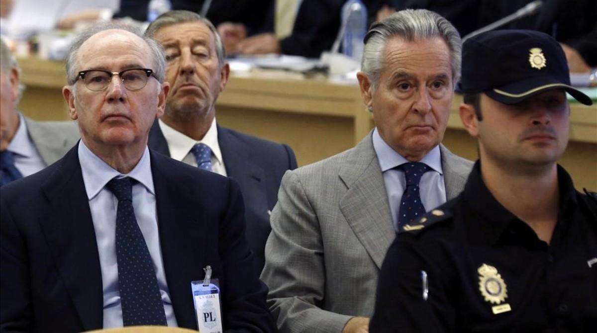 Los expresidentes de Bankai y Caja Madrid, Rodrigo Rato y Miguel Blesa, durante el juicio por las polémicas tarjetas opacas de Caja Madrid, el 26 de septiembre del 2016.