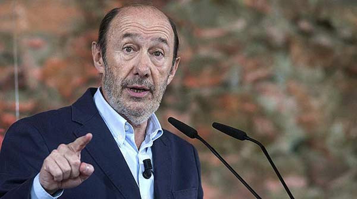 El secretario general del PSOE ha propuesto una reforma fiscal que permita recaudar 40.000 millones de euros en cinco años.