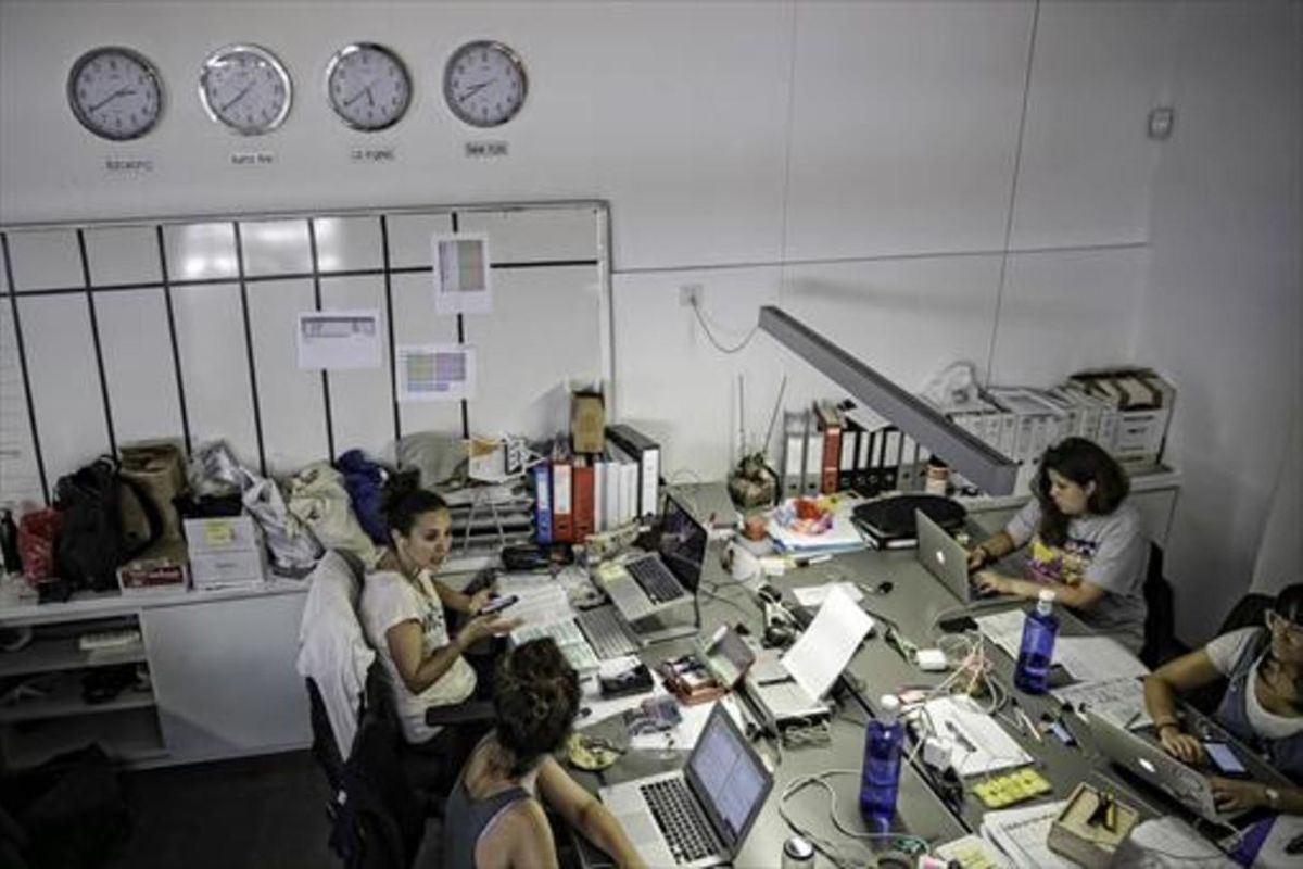 La reforma horaria pretende conciliar más y mejor la vida laboral y la familiar. La reforma horaria pretende conciliar más y mejor la vida laboral y la familiar.