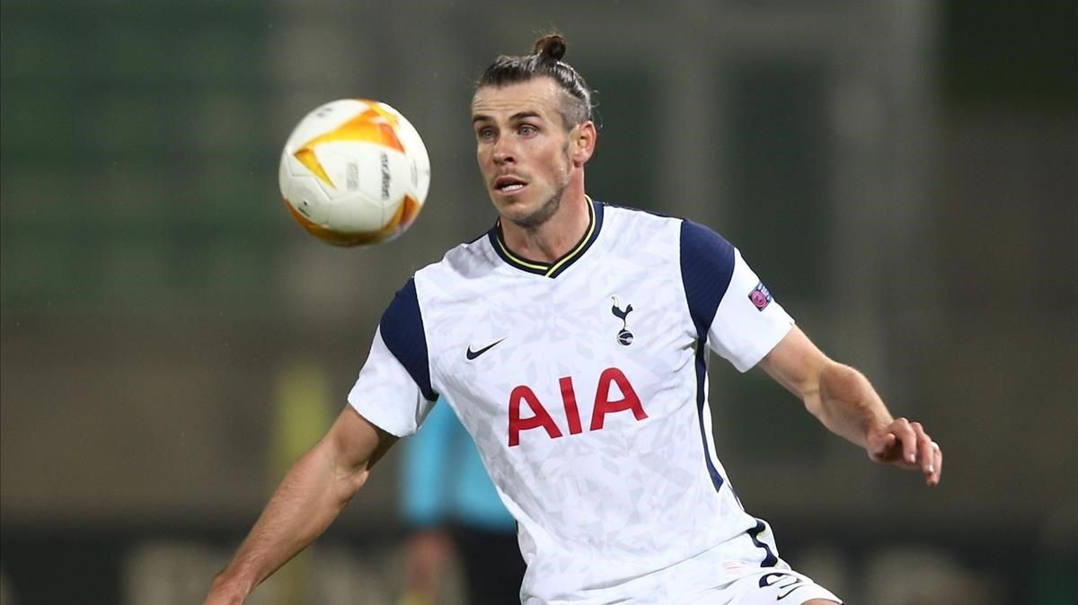 Bale controla el balón durante el partido contra el Ludogorets de Europa League. Bale controla el balón durante el partido contra el Ludogorets de Europa League.