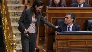 Pedro Sánchez e Irene Montero durante un pleno en el Congreso de los Diputados.