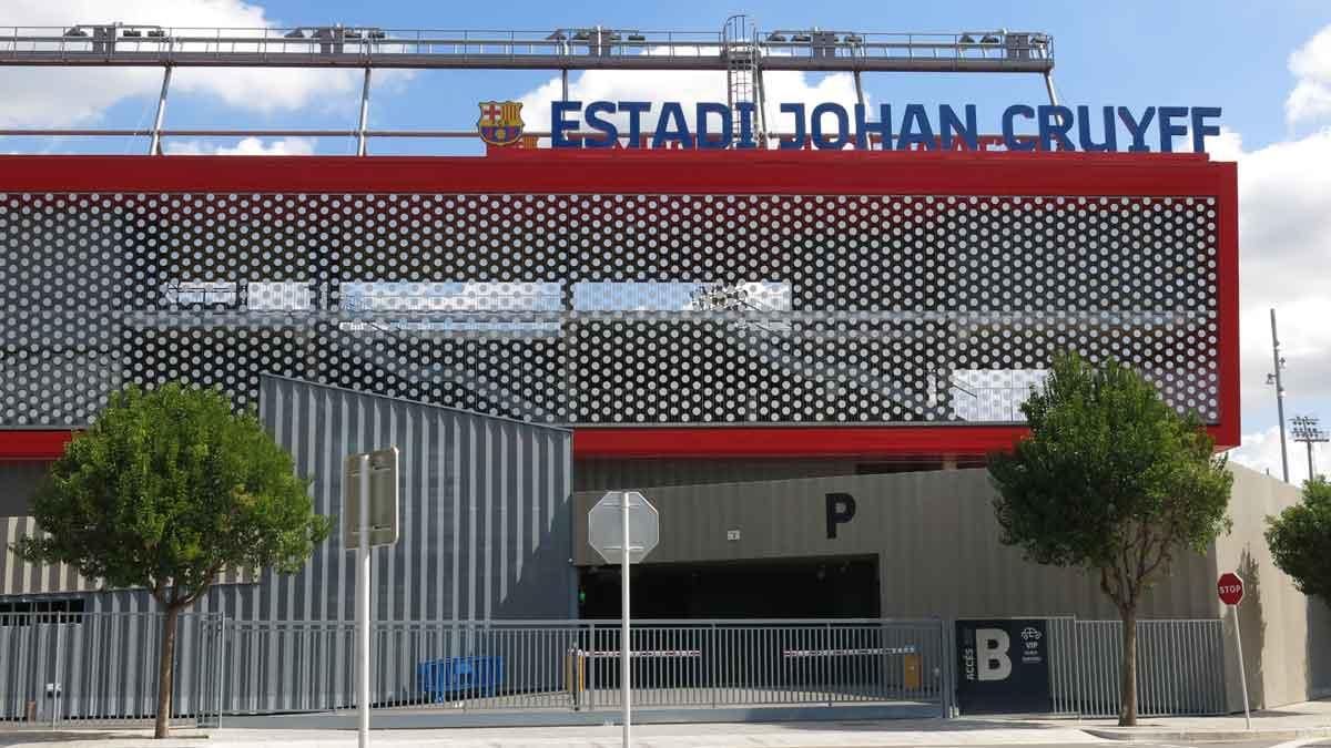 El Gamper es disputarà al Johan Cruyff al limitar-hi el Govern l’assistència a 3.000 persones El Gamper es disputarà al Johan Cruyff al limitar-hi el Govern l’assistència a 3.000 persones